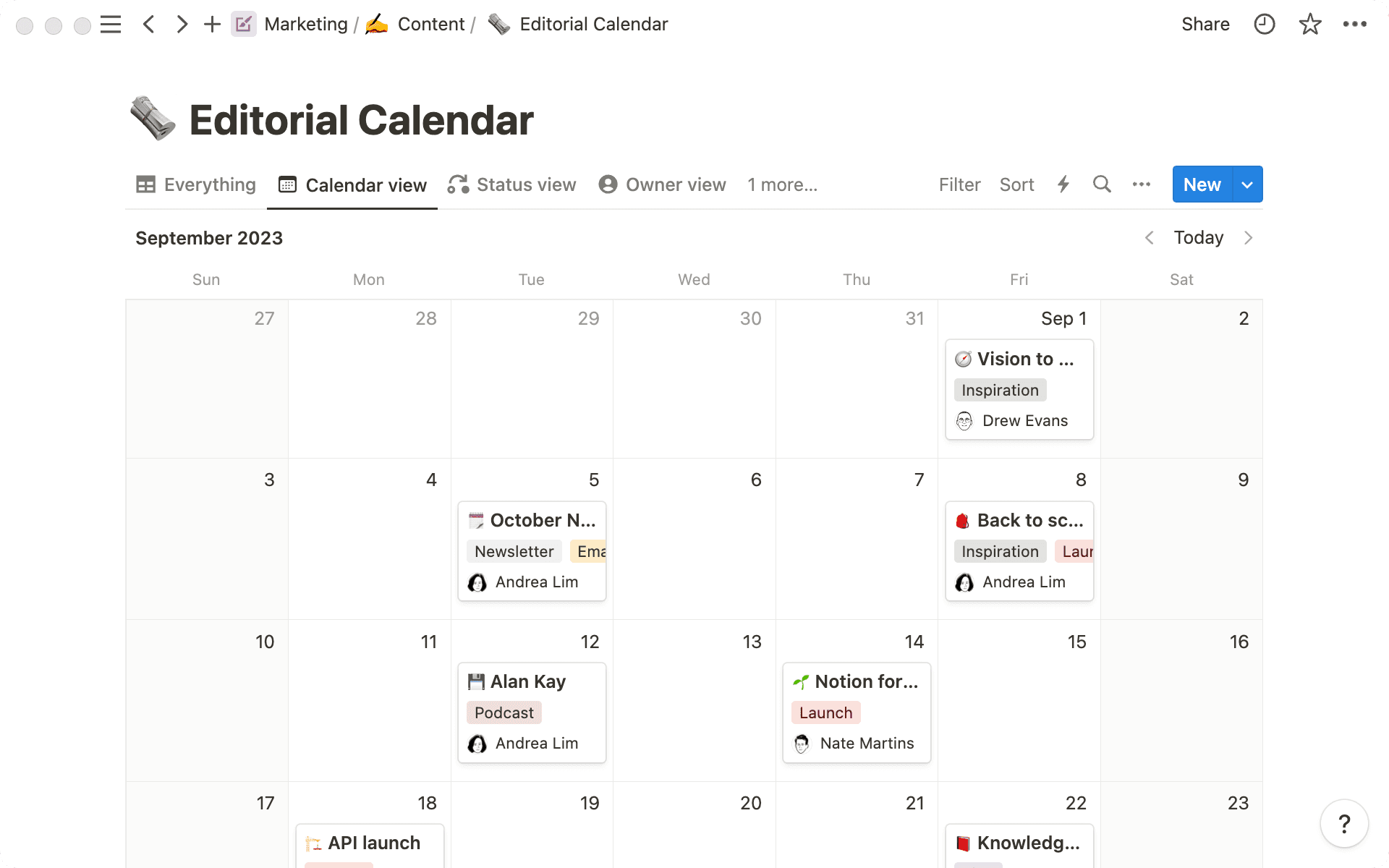 Notre calendrier éditorial affiche les contenus, leur état et leur date de publication.